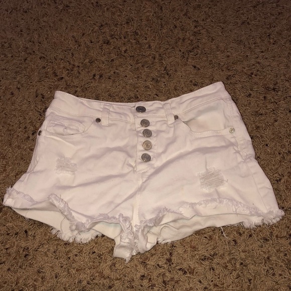 ADORABLE🌼❤️Women’s Shorts - Picture 1 of 5